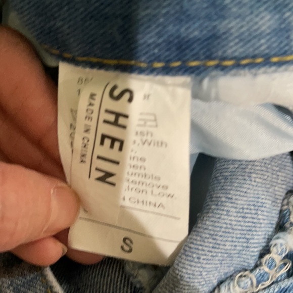 Shorts - Picture 3 of 3